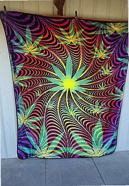 MARIJUANA LEAF LEAVES SATIVA TWIST WEED CANNABIS QUEEN SIZE BLANKET