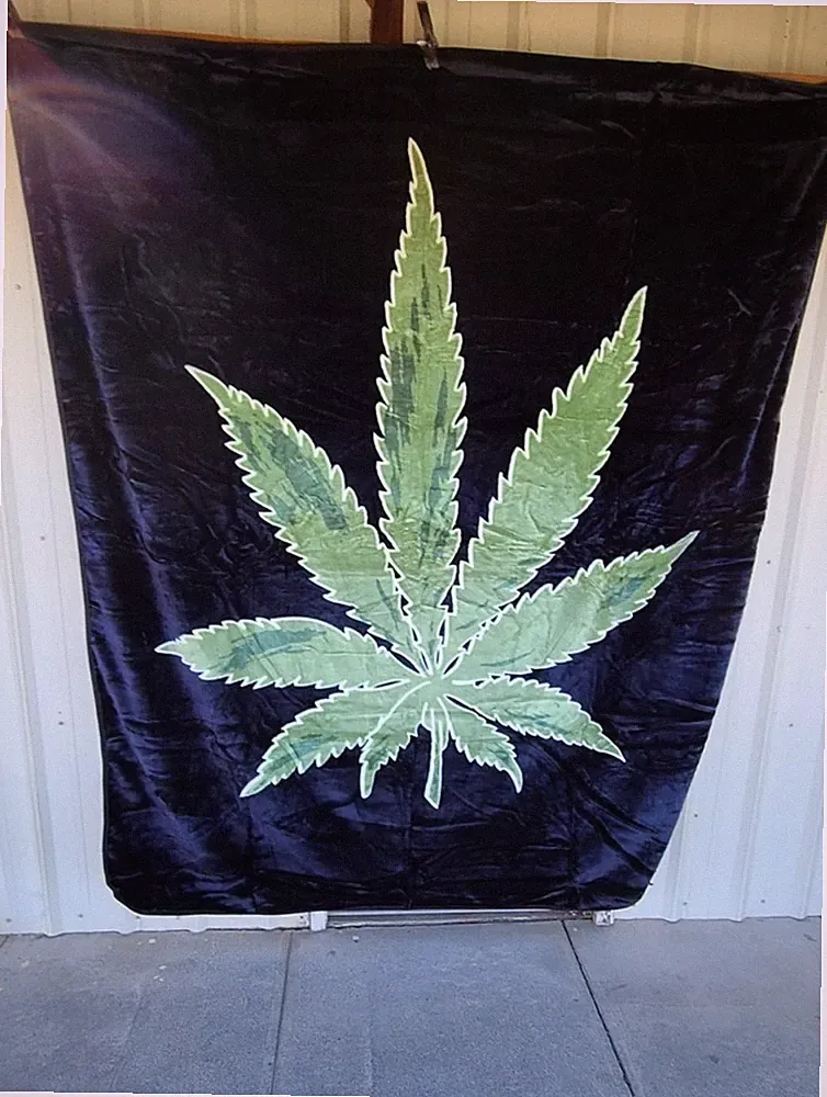 MARIJUANA LEAF WEED CANNABIS POT QUEEN SIZE BLANKET