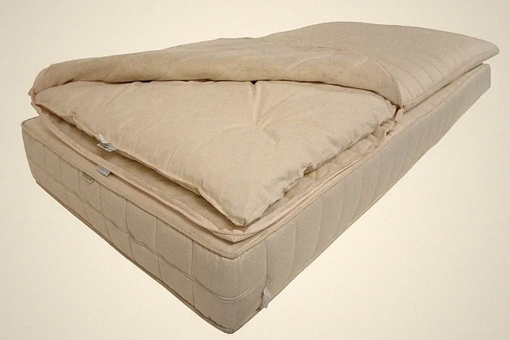 Mattress topper made from hemp, cotton, sheep's wool. Cover: Organic Cotton