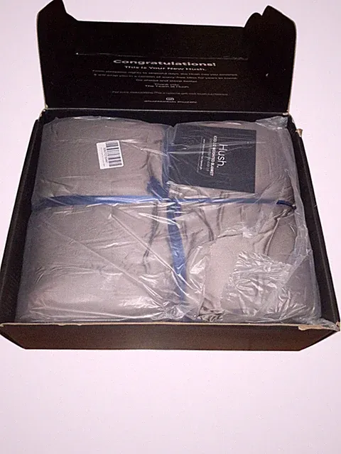 New Hush Blanket Iced Cooling Soft 80x87 20 lb Queen Weighted Blanket