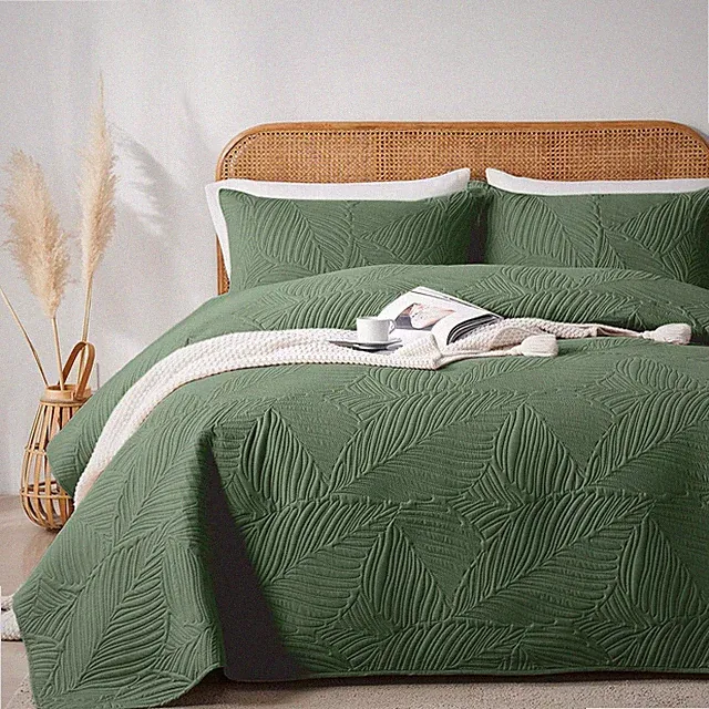 Queen Quilt Bedding Set Soft Lightweight Olive Green Bedspread with Leaf Pattern